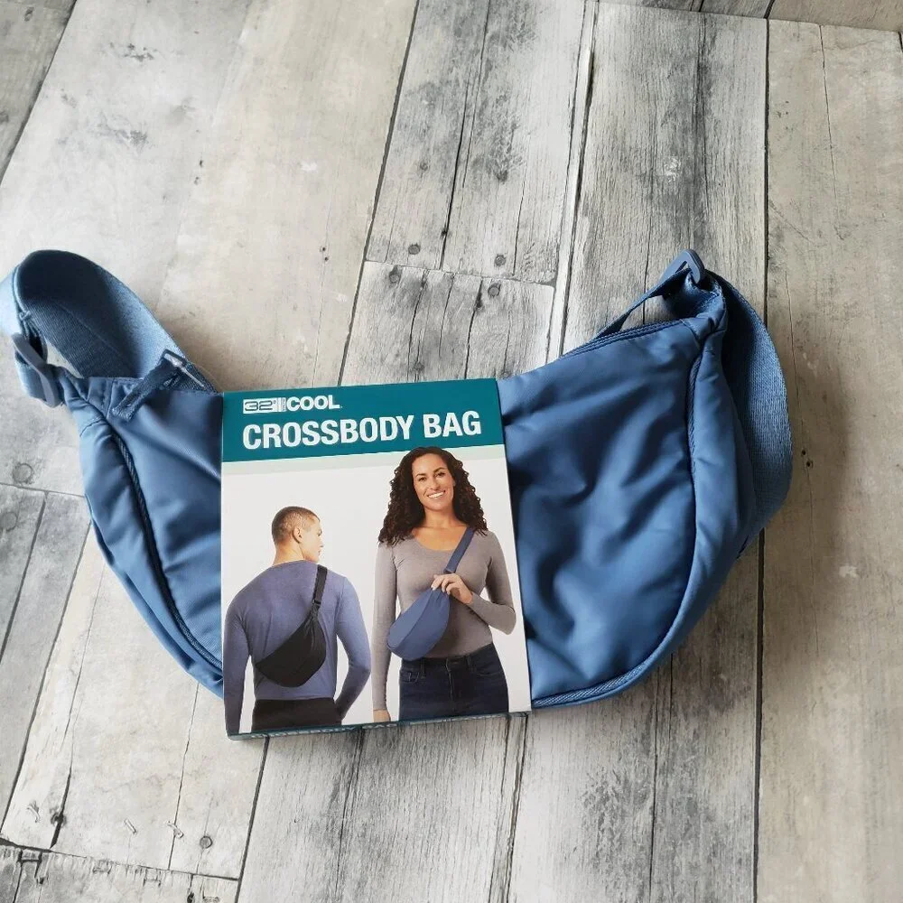 NWT - 32 Degrees Cool Blue Crossbody Bag - Picture 1 of 2